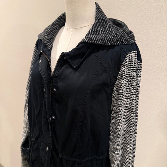 Torrid Navy Blue Utility Jacket Knit Sleeves Hooded Women 2 Outerwear Comfy Fall - Picture 3 of 10